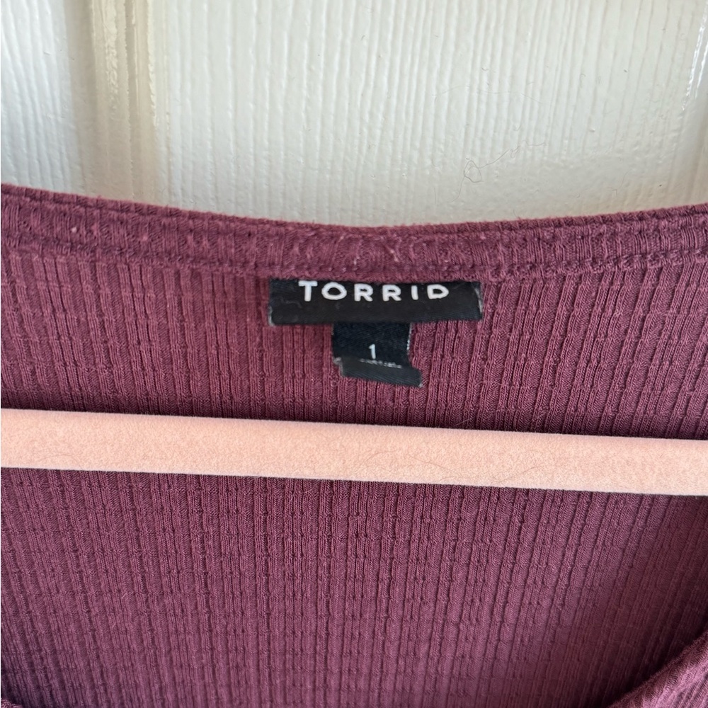 Torrid Mauve Sleeveless button up Blouse - Picture 3 of 4